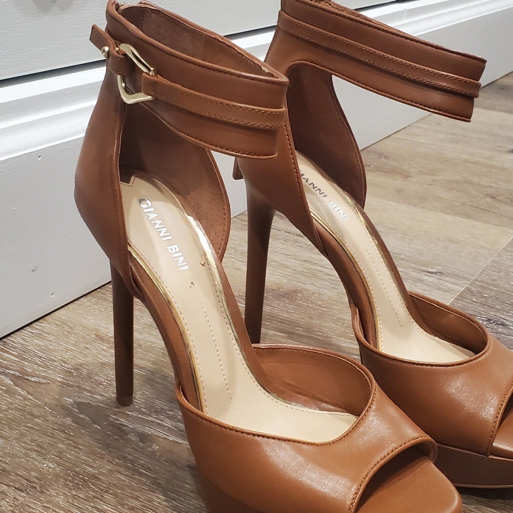 High heels 5" heels Size 8.5